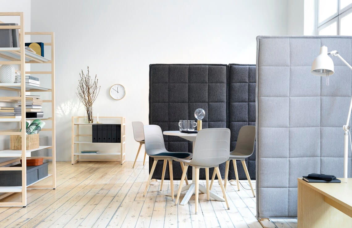 Abstracta -Stitch-Floor-Screen
