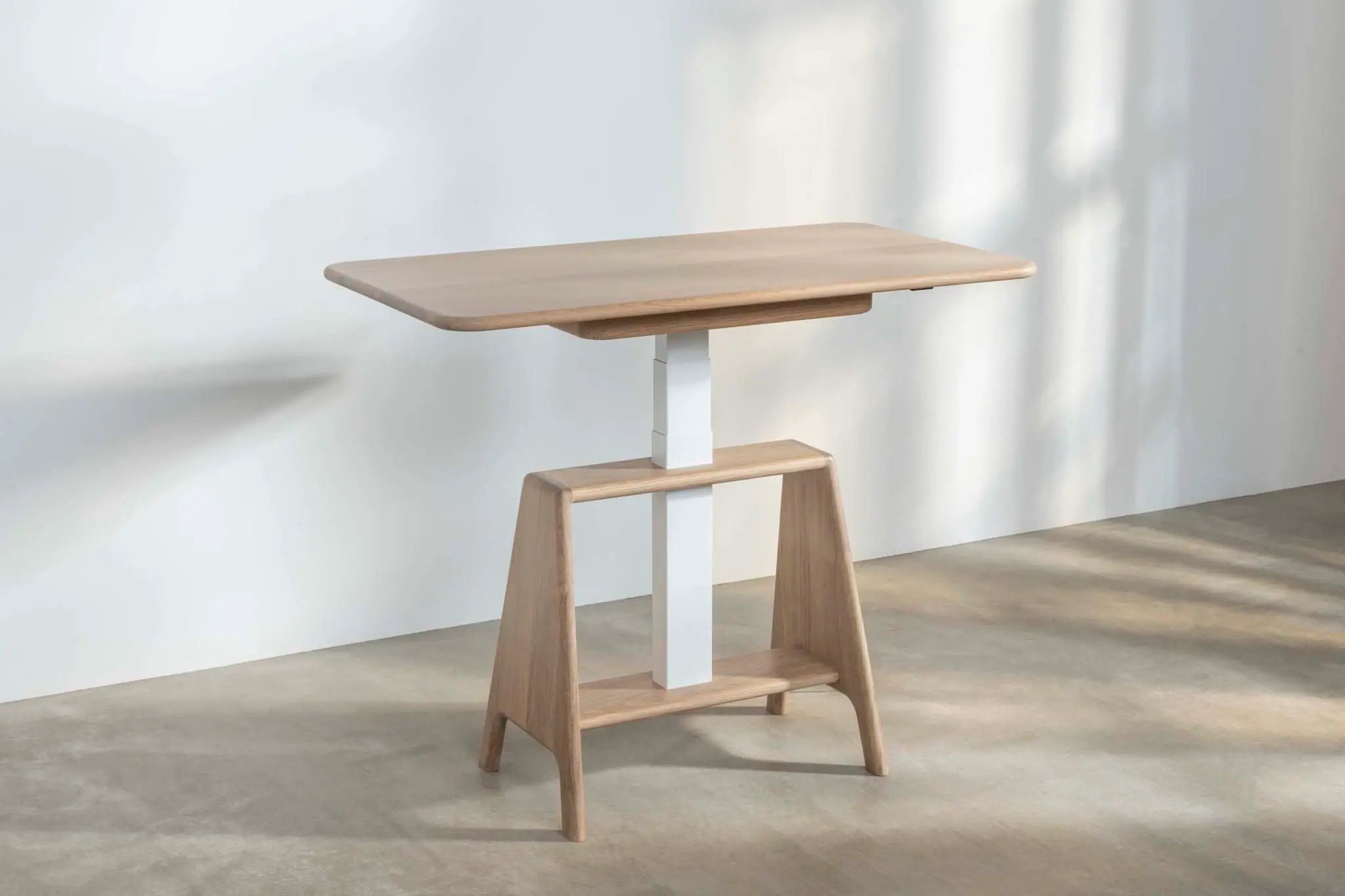 Benchmark-Noa-Desk_Oak_Standing_Height