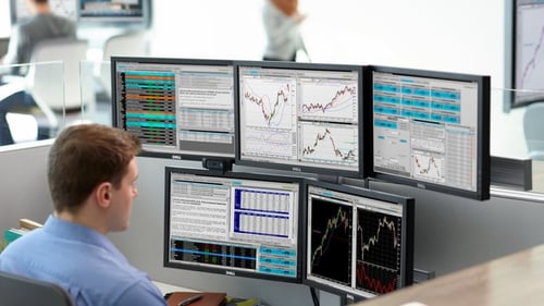 How multiple monitors affects productivity and wellbeing.jpg How multiple monitors affects productivity and wellbeing.jpg